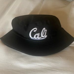 Black & White Cali Bucket Hat